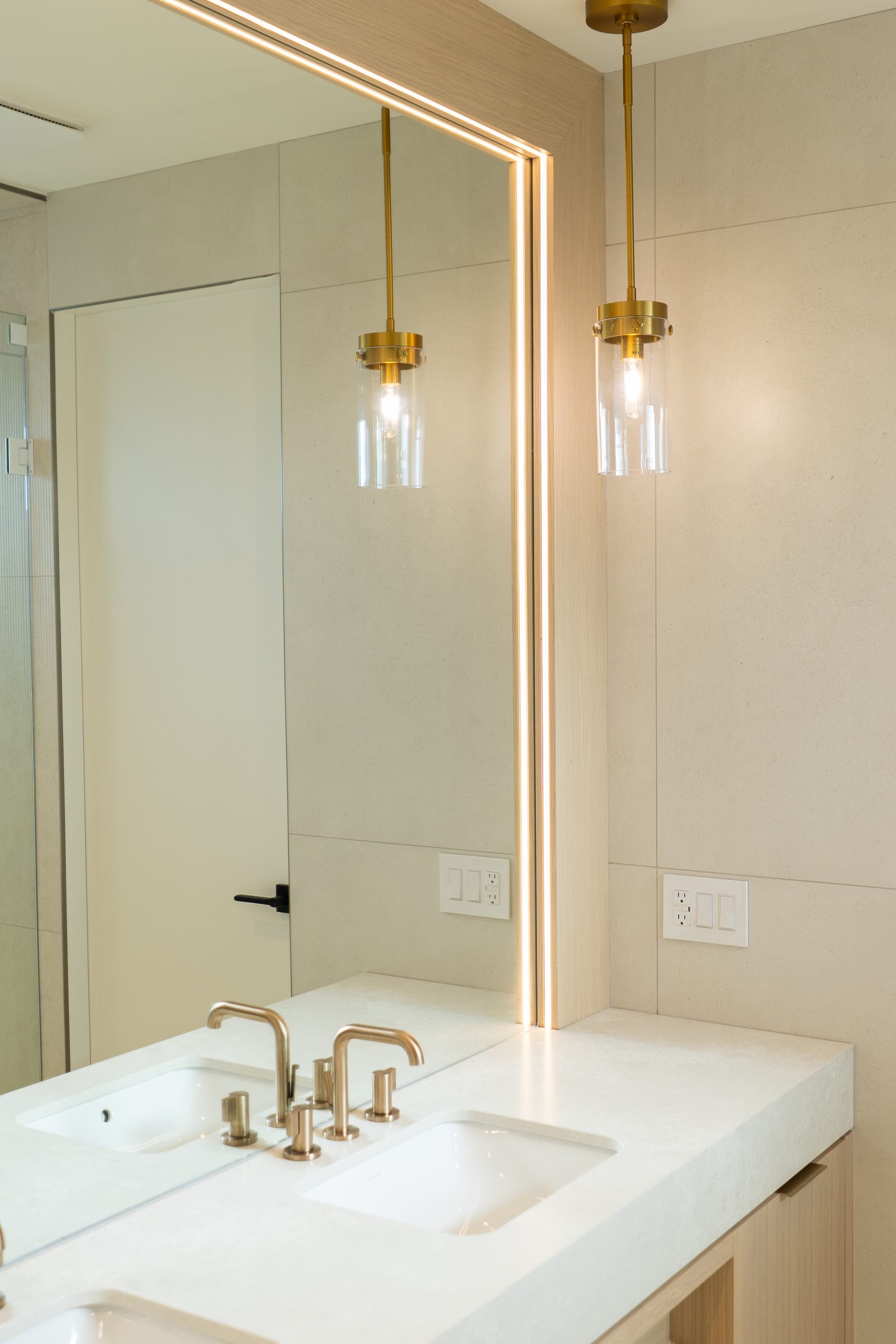 Custom Estate Home photo 64