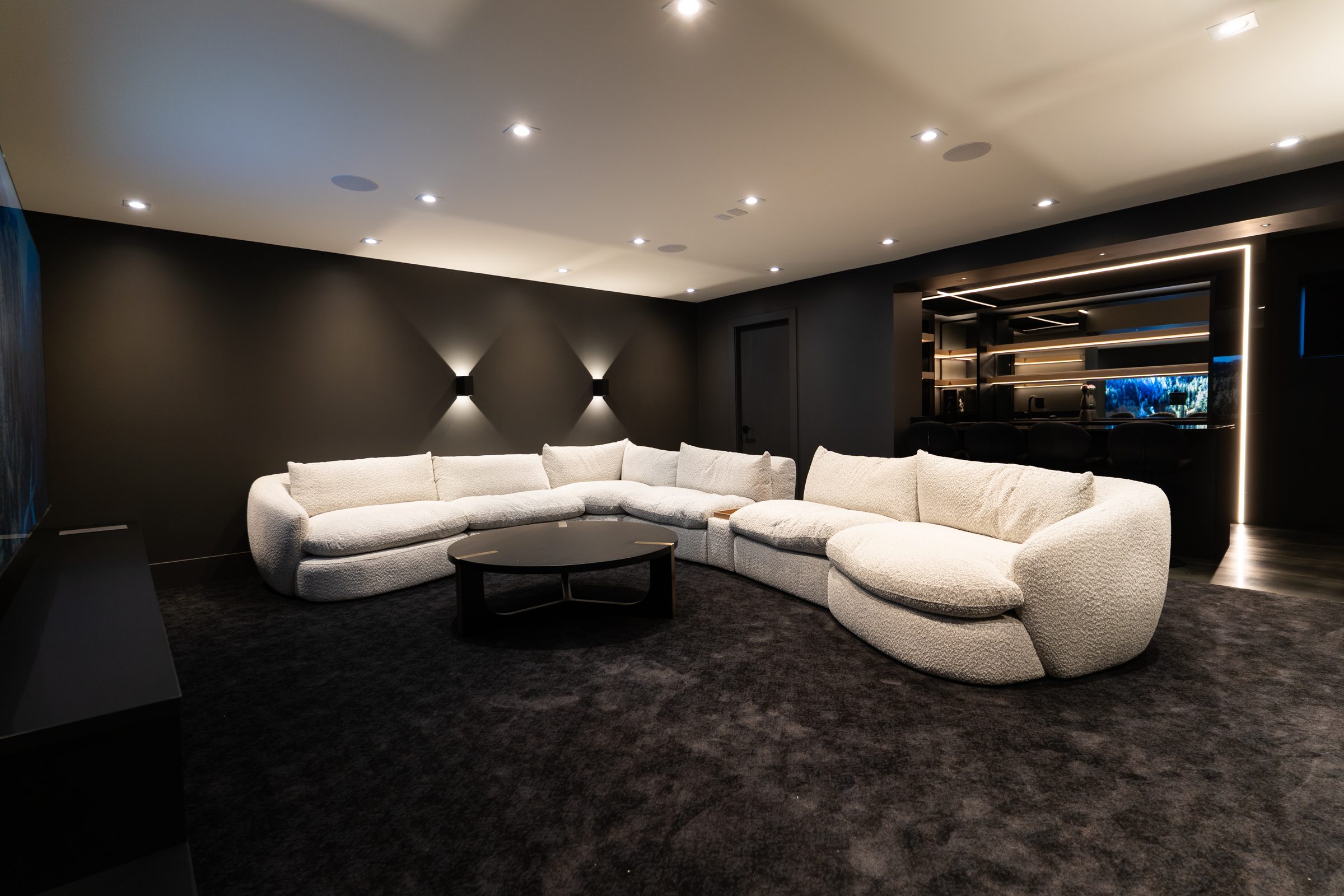 Custom Estate Home photo 70